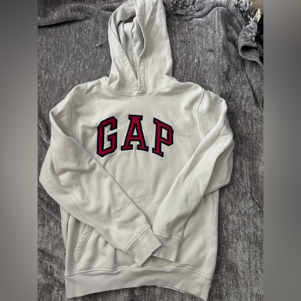 White Gap hoodie